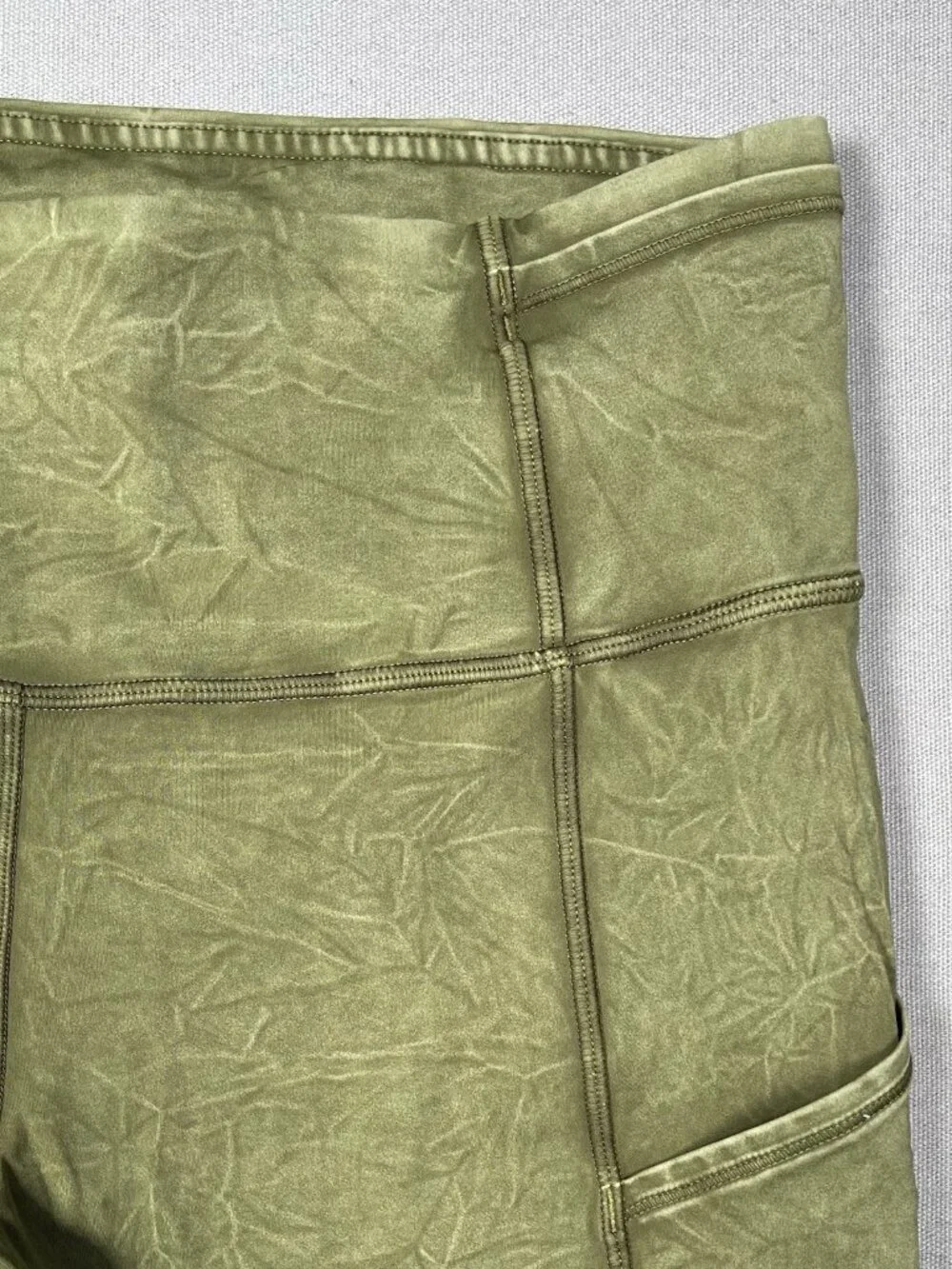 Lululemon Fast and Free High Rise Ice Dye Green Tight Leggings - Women Size 6